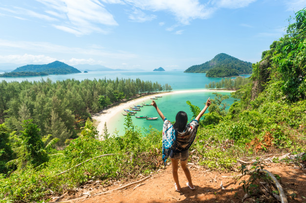 5 Best Beaches in Southeast Asia for Budget Travelers